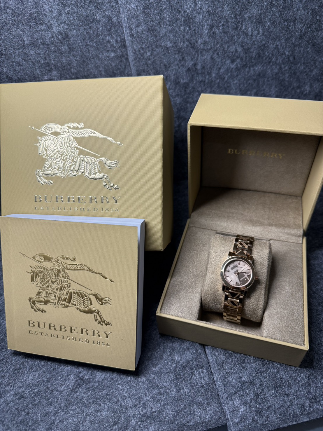 Burberry　腕時計お買取りさせていただきました！！