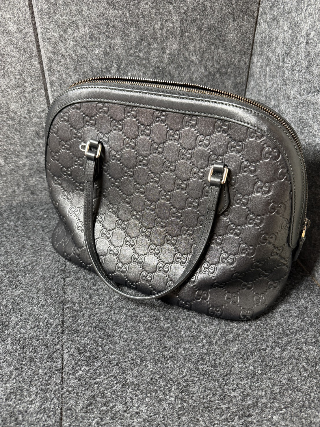 GUCCI　GGシマレザーハンドバッグをお買取りさせていただきました！