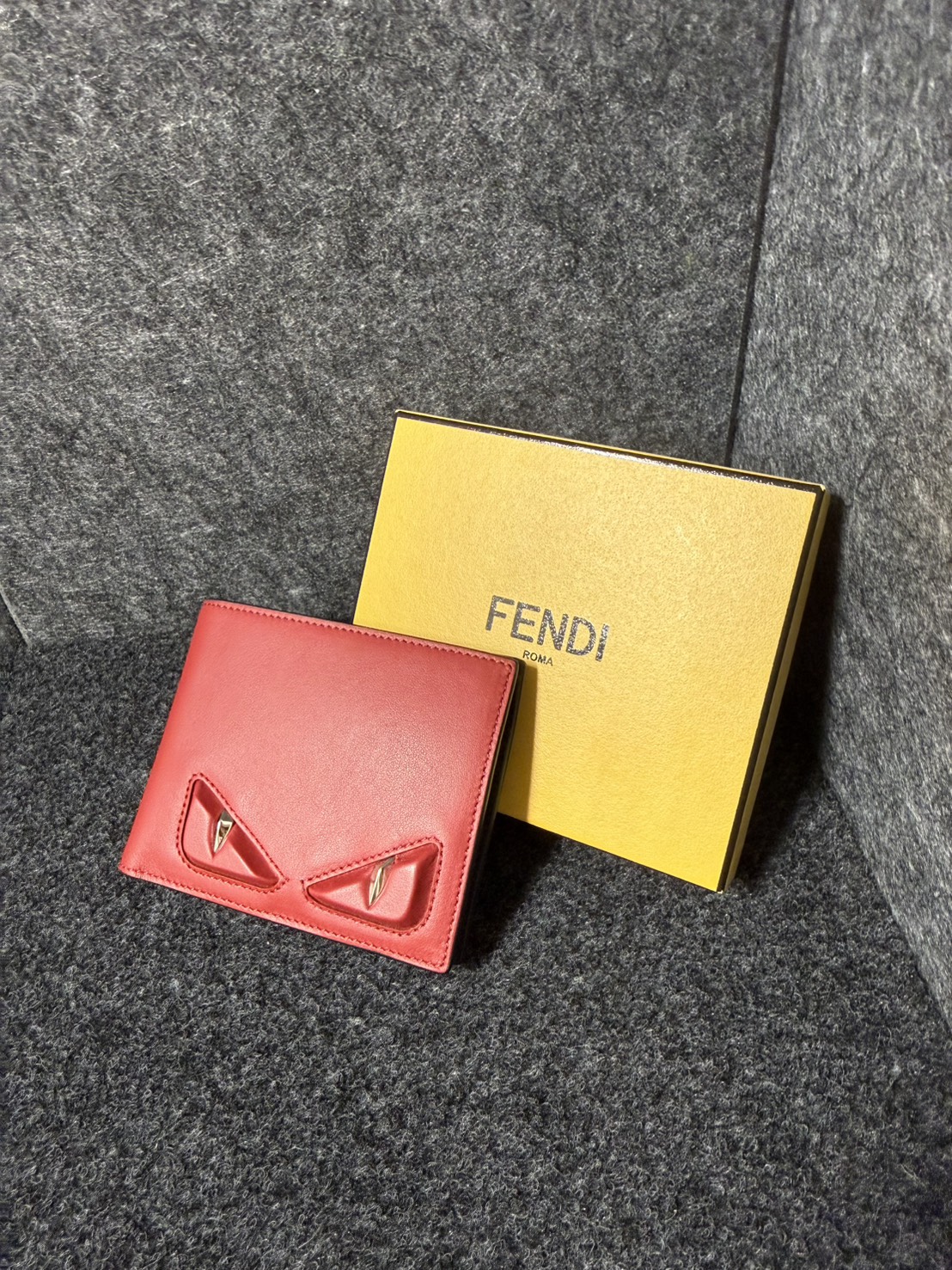 フェンディ　バグズアイ 二つ折り財布お買取りさせていただきました！