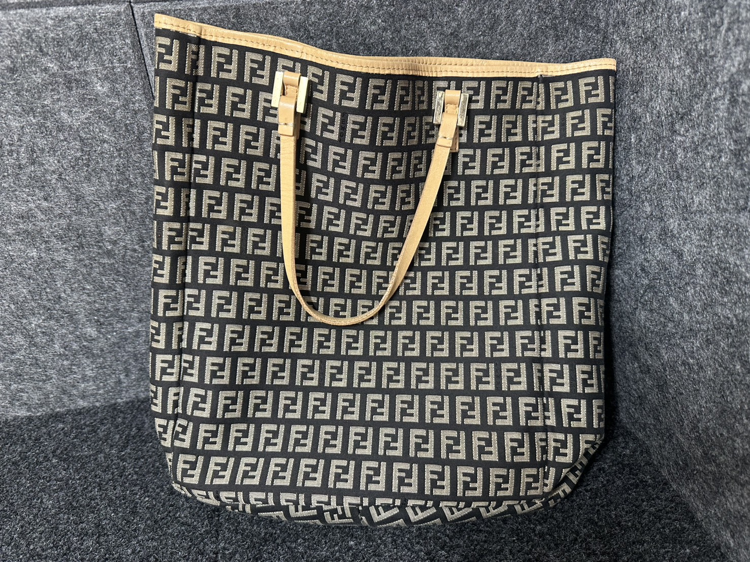 FENDI トートバックをお買取りさせていただきました！